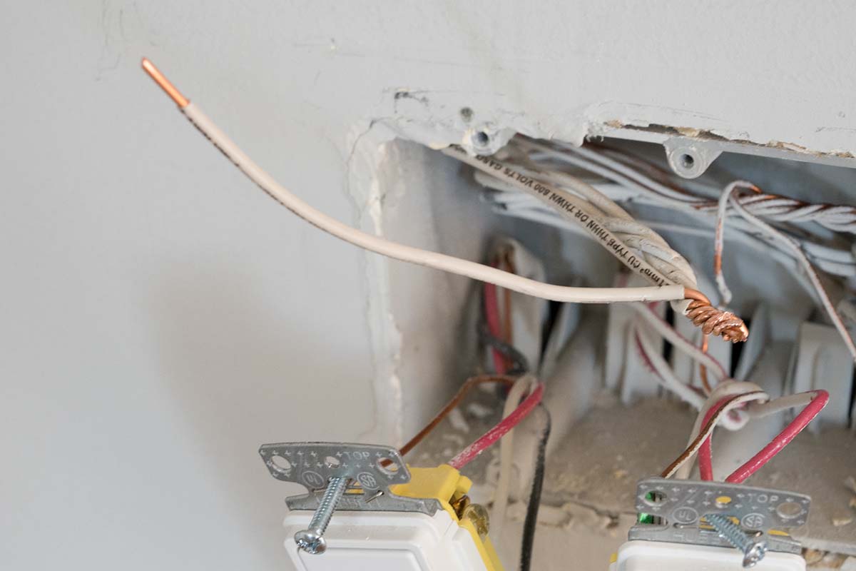 How To Remove Speaker Wires From a Wall (DIY Guide)